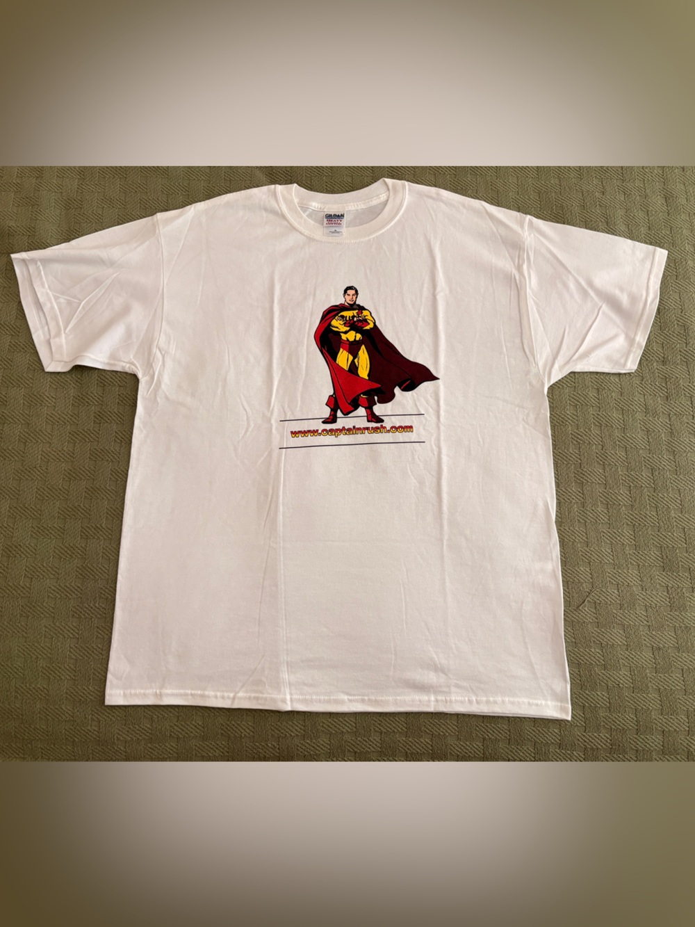 Men’s Standing Caped Superhero T-shirt Captain Rush Preshrunk XL Gay Int? Vtg